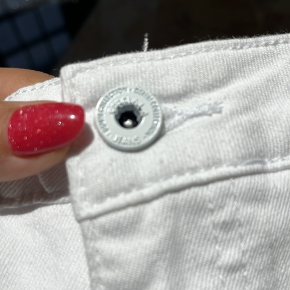 Special A NWT no flaws bright white denim with light ripping - Picture 10 of 12